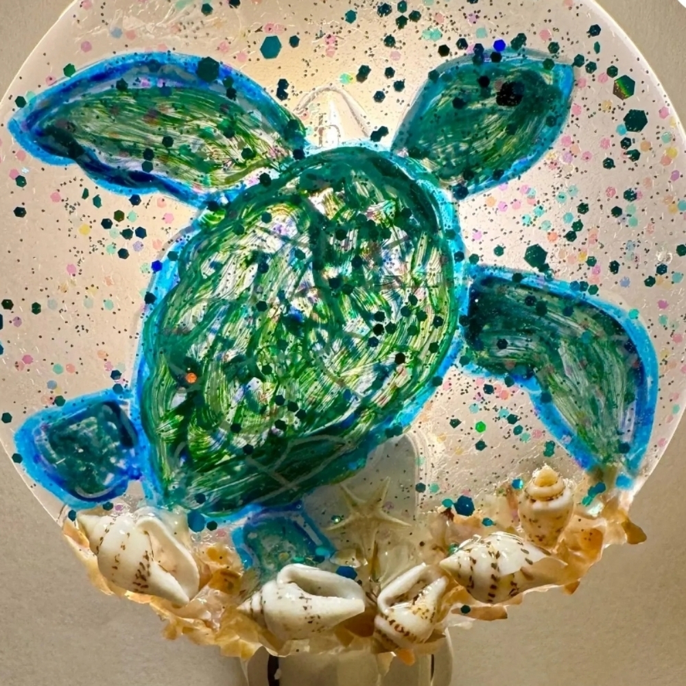 Sea Turtle Night Light with Shell Accents BY CONSTANCECOLLECTION - Picture 3 of 3